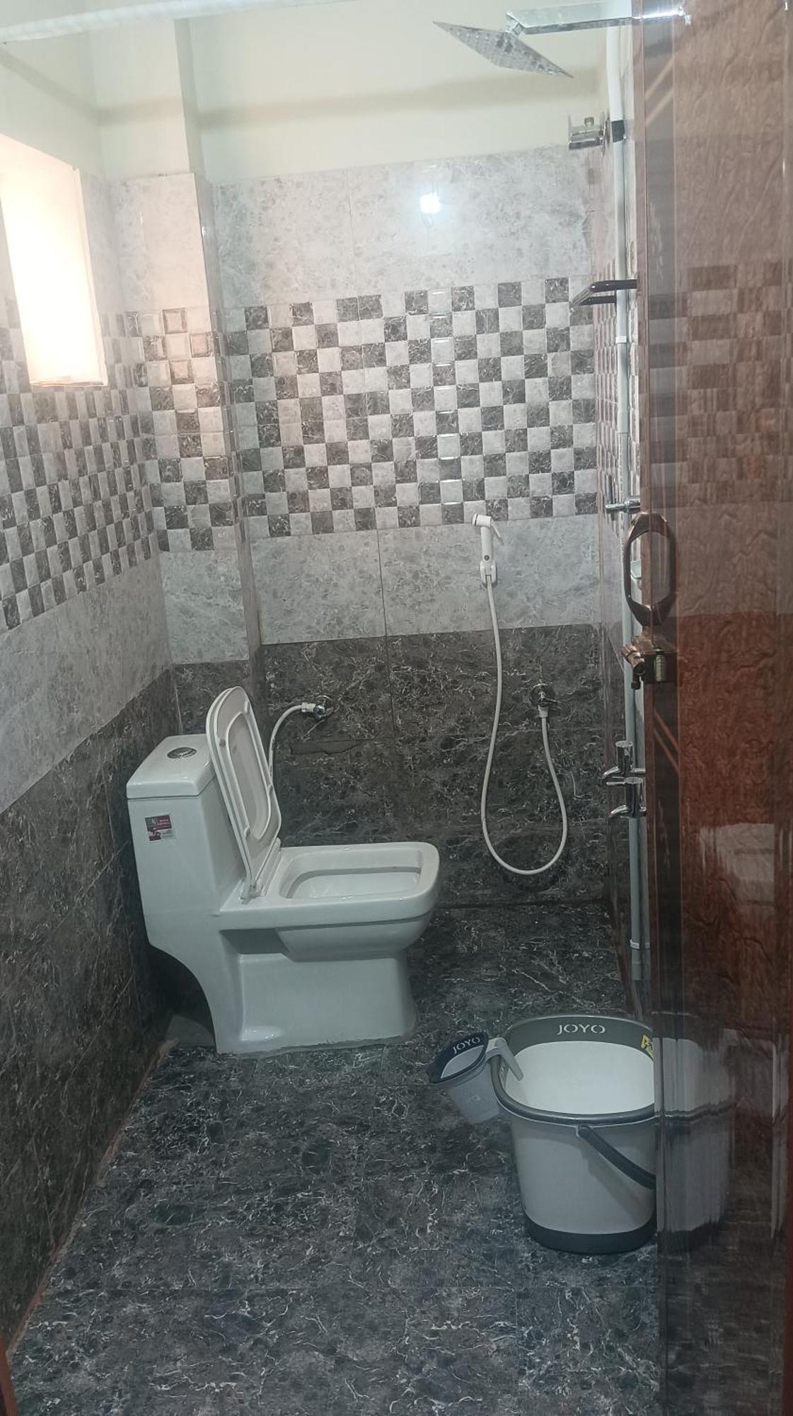 ホテル Rajali Residency Kulithalai エクステリア 写真